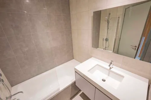 4 Bedrooms Apartment in Canal Residence