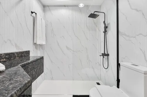 1 Bedroom Apartment in Mayfair Residency
