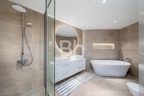 2 Bedrooms Apartment in Al Hallawi