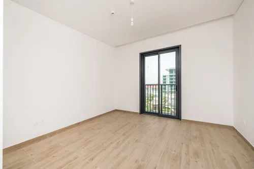 2 Bedrooms Apartment in Central Park Building 1