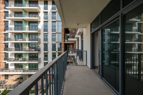 2 Bedrooms Apartment in Central Park Building 1