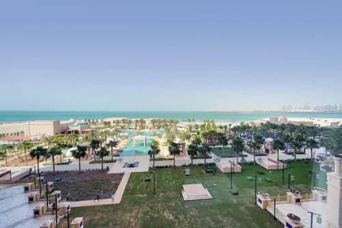 2 Bedrooms Apartment in Fairmont Marina Residence