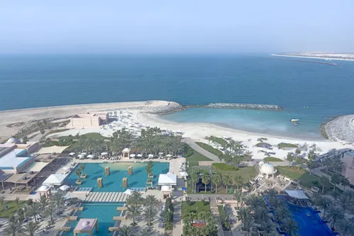2 Bedrooms Apartment in Fairmont Marina Residence