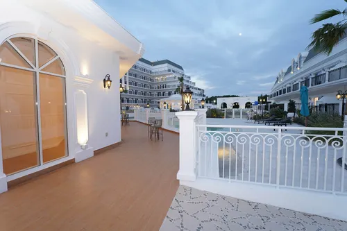 3 Bedrooms Apartment in Vincitore Benessere