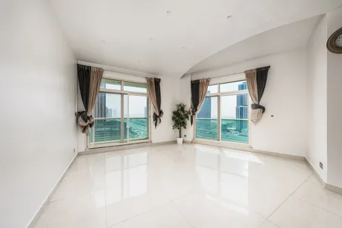 3 Bedrooms Apartment in Marina Mansions