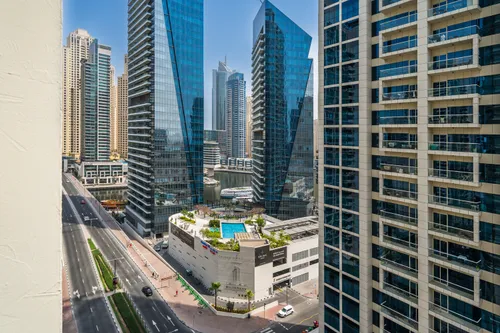 3 Bedrooms Apartment in Marina Mansions