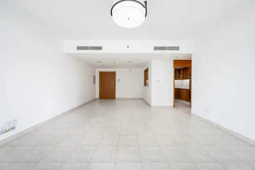Renovated | Unfurnished | With Balcony |6 Cheques