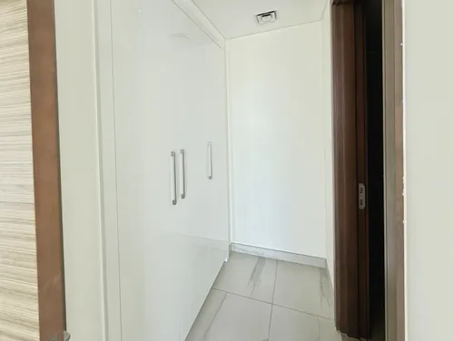 2 Bedrooms Apartment in One Park Avenue