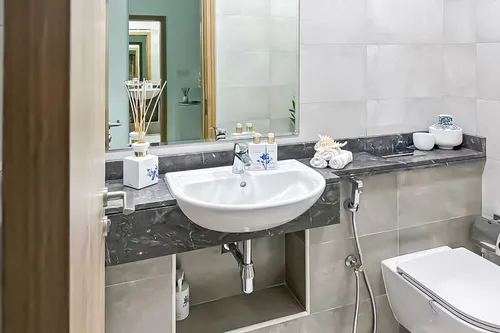 1 Bedroom Apartment in The Bay