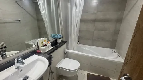 2 Bedrooms Apartment in The Bay