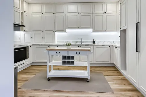 2 Bedrooms Apartment in Edmonton Elm