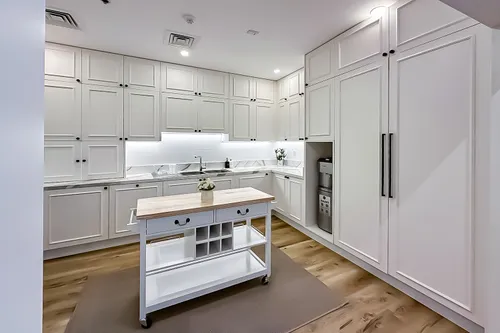 2 Bedrooms Apartment in Edmonton Elm
