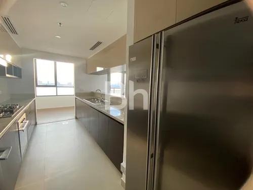 3 Bedrooms Apartment in Dubai Creek Residence Tower 3 South