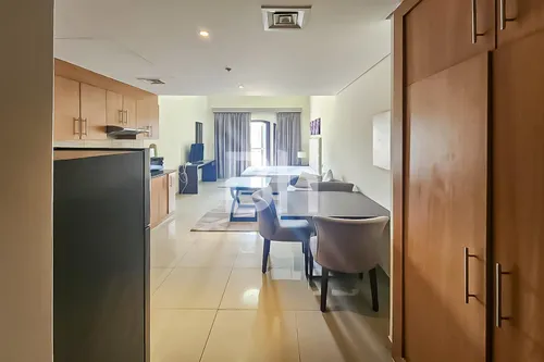 Apartment in Lincoln Park Sheffield