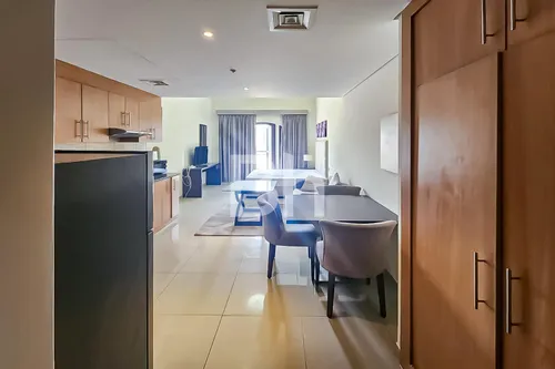 Apartment in Lincoln Park Sheffield