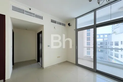 Apartment in DEC Tower 3