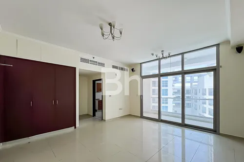 Apartment in DEC Tower 3