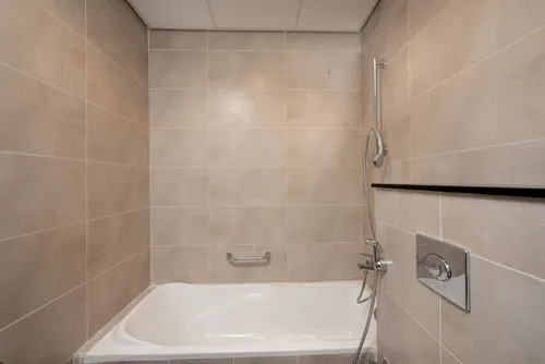  Apartment in Carson B