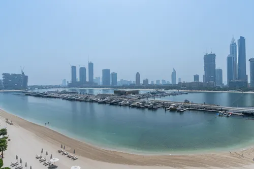 2 Bedrooms Apartment in Sunrise Bay Tower 1