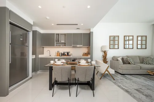 2 Bedrooms Apartment in Sunrise Bay Tower 1