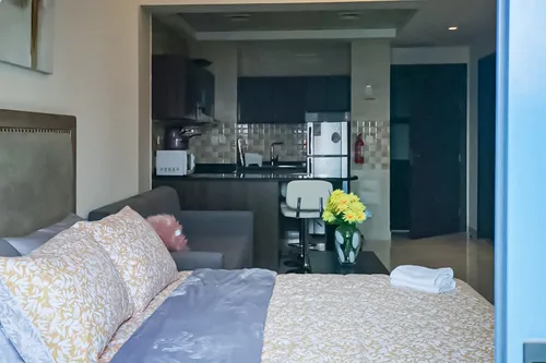Apartment in Sydney Tower