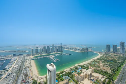 4 Bedrooms Apartment in Elite Residence