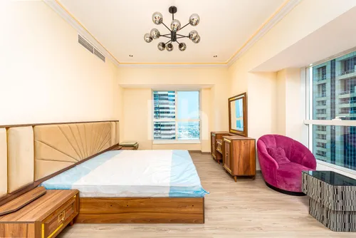 4 Bedrooms Apartment in Elite Residence