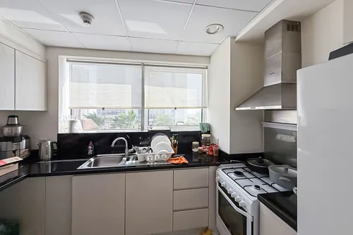 2 Bedrooms Apartment in Carson C