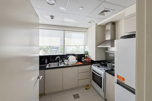 2 Bedrooms Apartment in Carson C