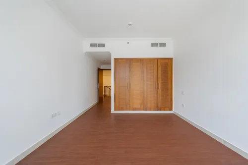 3 Bedrooms Villa in Marina Quays Villas