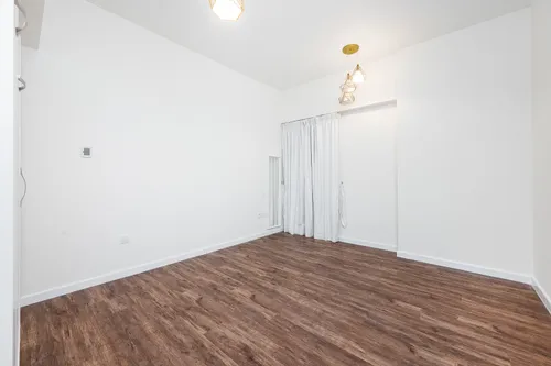 3 Bedrooms Apartment in Sadaf 8