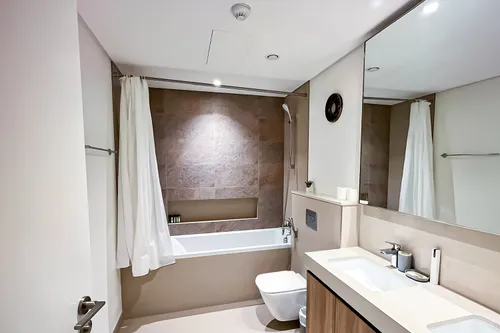 3 Bedrooms Apartment in Downtown Views II Tower 2