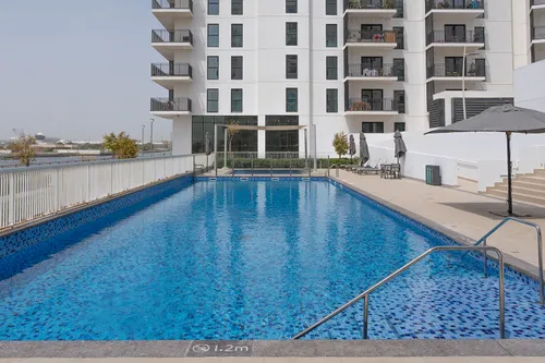2 Bedrooms Apartment in Waters Edge