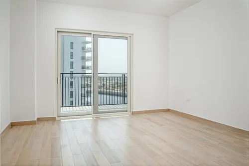 2 Bedrooms Apartment in Waters Edge