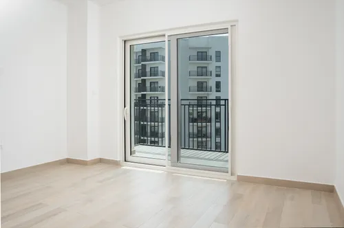 2 Bedrooms Apartment in Waters Edge