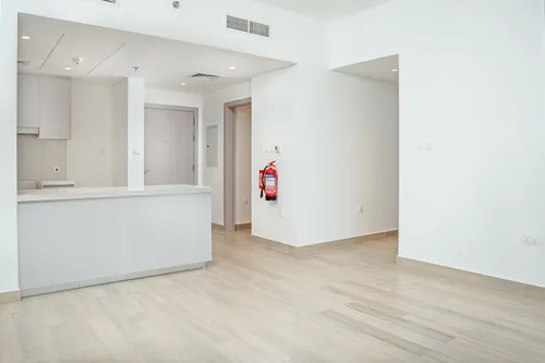 2 Bedrooms Apartment in Waters Edge