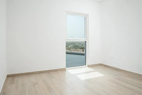 2 Bedrooms Apartment in Waters Edge