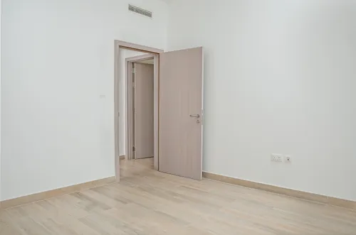 2 Bedrooms Apartment in Waters Edge