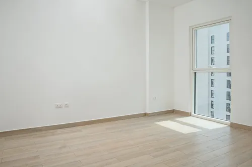 2 Bedrooms Apartment in Waters Edge