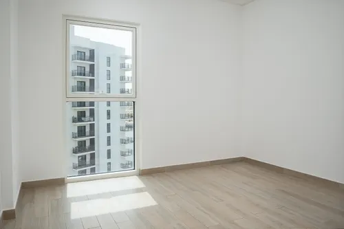 2 Bedrooms Apartment in Waters Edge