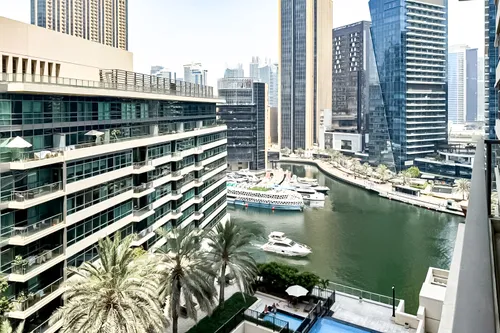 2 Bedrooms Apartment in Marina Quay West