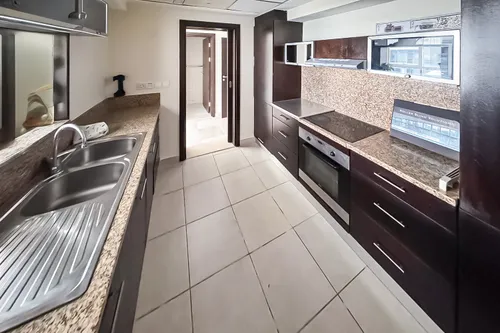 2 Bedrooms Apartment in Marina Quay West