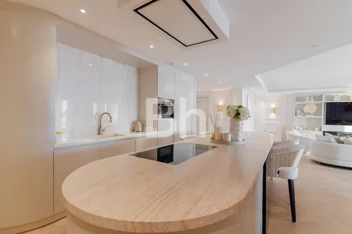 3 Bedrooms Apartment in The Fairmont Palm Residence South