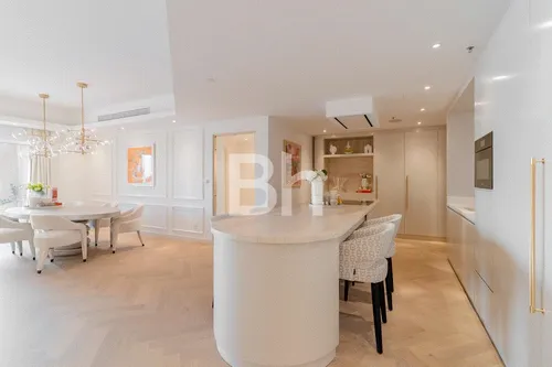 3 Bedrooms Apartment in The Fairmont Palm Residence South