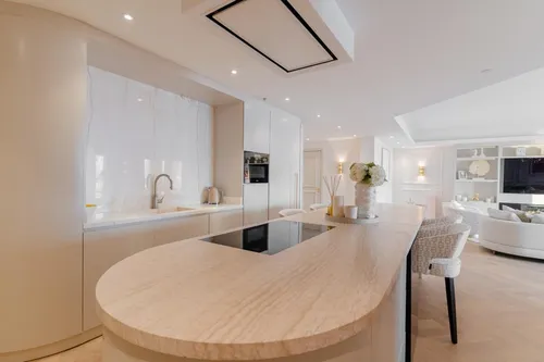 3 Bedrooms Apartment in The Fairmont Palm Residence South