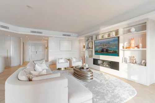3 Bedrooms Apartment in The Fairmont Palm Residence South