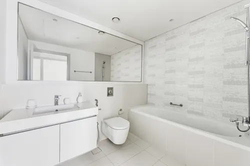 2 Bedrooms Apartment in Sunrise Bay