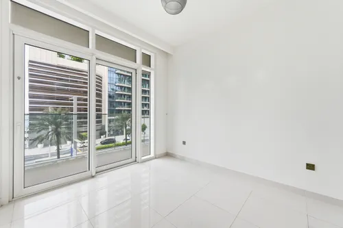 2 Bedrooms Apartment in Sunrise Bay