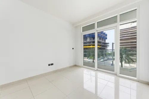 2 Bedrooms Apartment in Sunrise Bay