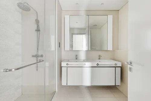 2 Bedrooms Apartment in Sunrise Bay